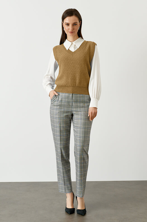 22742 Жилет женский (бежевый)