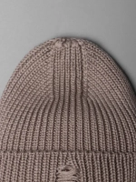 Шапка женская на осень рваная