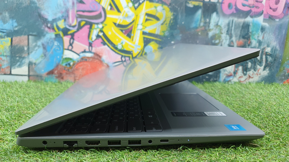 Ноутбук Lenovo Celeron/8 Gb/FHD