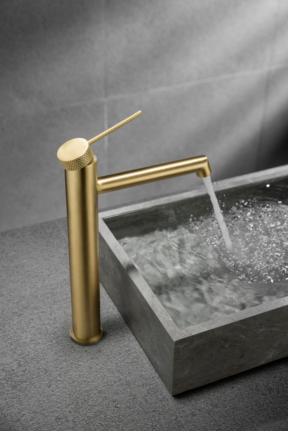 Смеситель для раковины Vincea VBF-2RM2BG однорычажный, брашированное золото