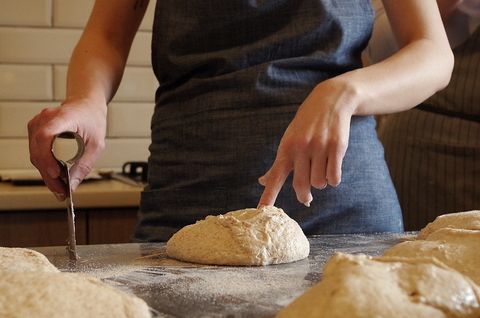 Разделка теста и работа со шпателем