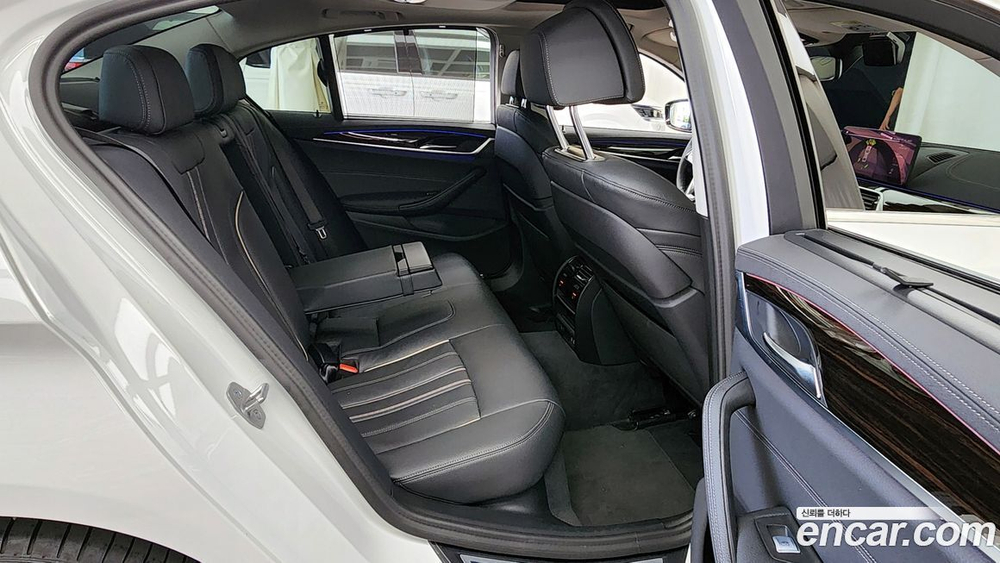 BMW 5 Series (G30) 520i Luxury (11.2022)