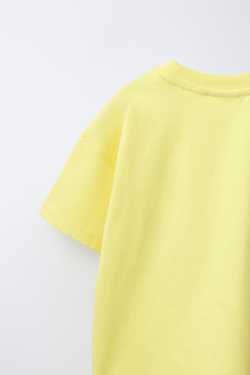 ZARA ФУТБОЛКА С АНИМАЛИСТИЧЕСКИМ ПРИНТОМ, СВЕТЛО-ЖЕЛТЫЙ