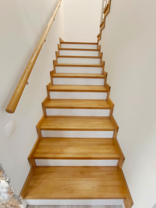 Лестница из дуба П-образная