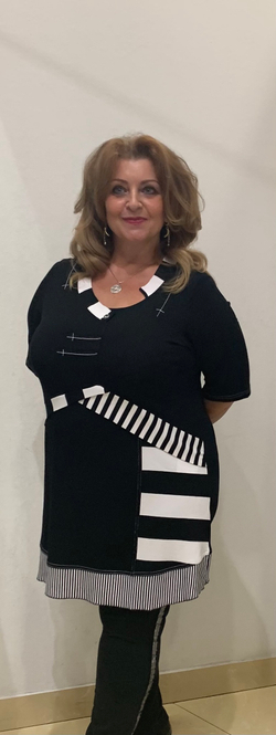 Нарядный черный блузон-туника с белыми вставками