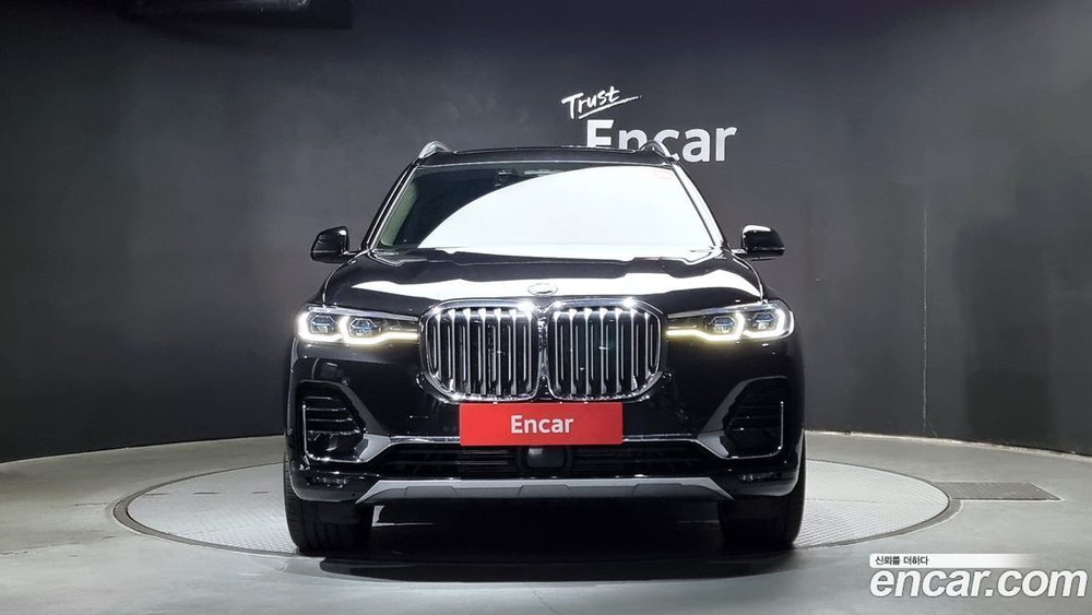 BMW X7 (G07) xDrive 40i Design Pure Excellence 7-и местный (03.2021)
