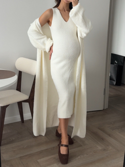 Платье вязаное, пушистое, средней длины, на лямках