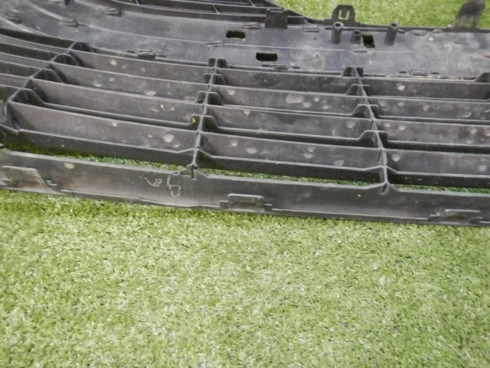 Решетка переднего бампера Toyota Camry xv70 (2017-2021)