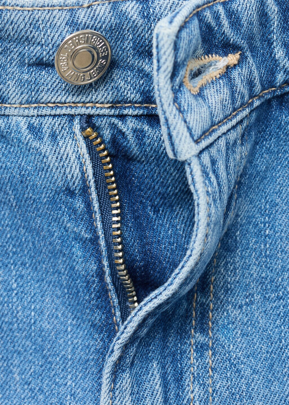 Прямые джинсовые шорты с высокой посадкой