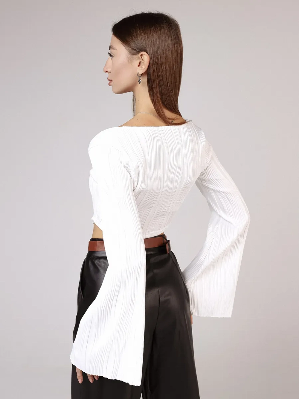 Лонгслив в рубчик с длинными рукавами