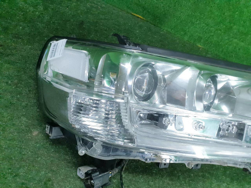 Фара правая Toyota Land Cruiser 200 (2015-2021) LED