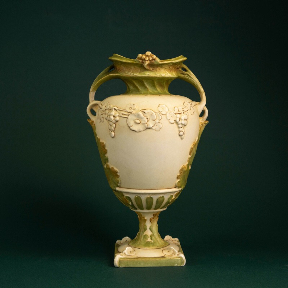 Парные вазы Royal Dux