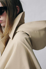 КОРОТКИЙ ВОДОНЕПРОНИЦАЕМЫЙ ТРЕНЧКОТ ZW COLLECTION - ZARA