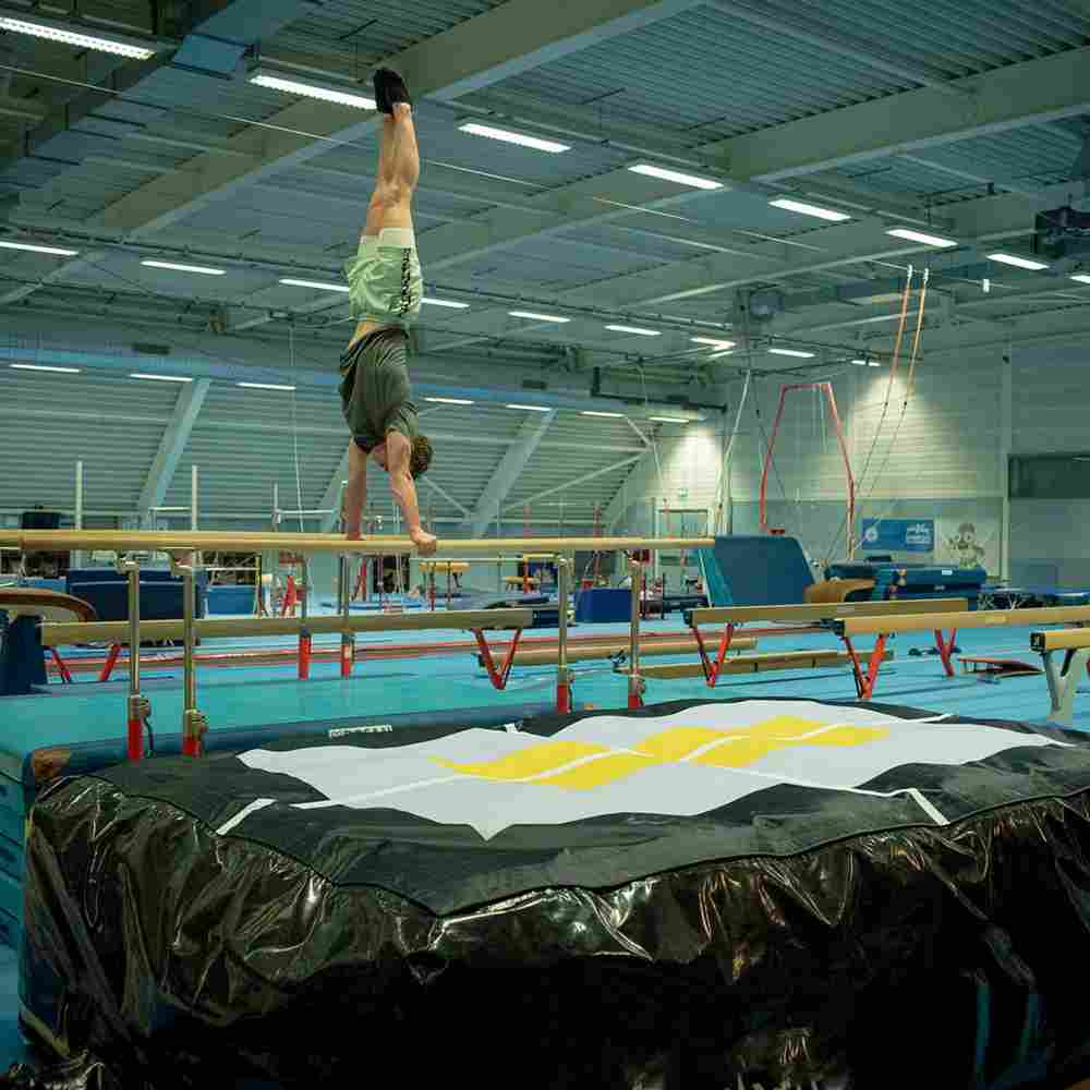 Надувная подушка «GymAir» для гимнастики и батутных центров, 4×2,5×0,95 м