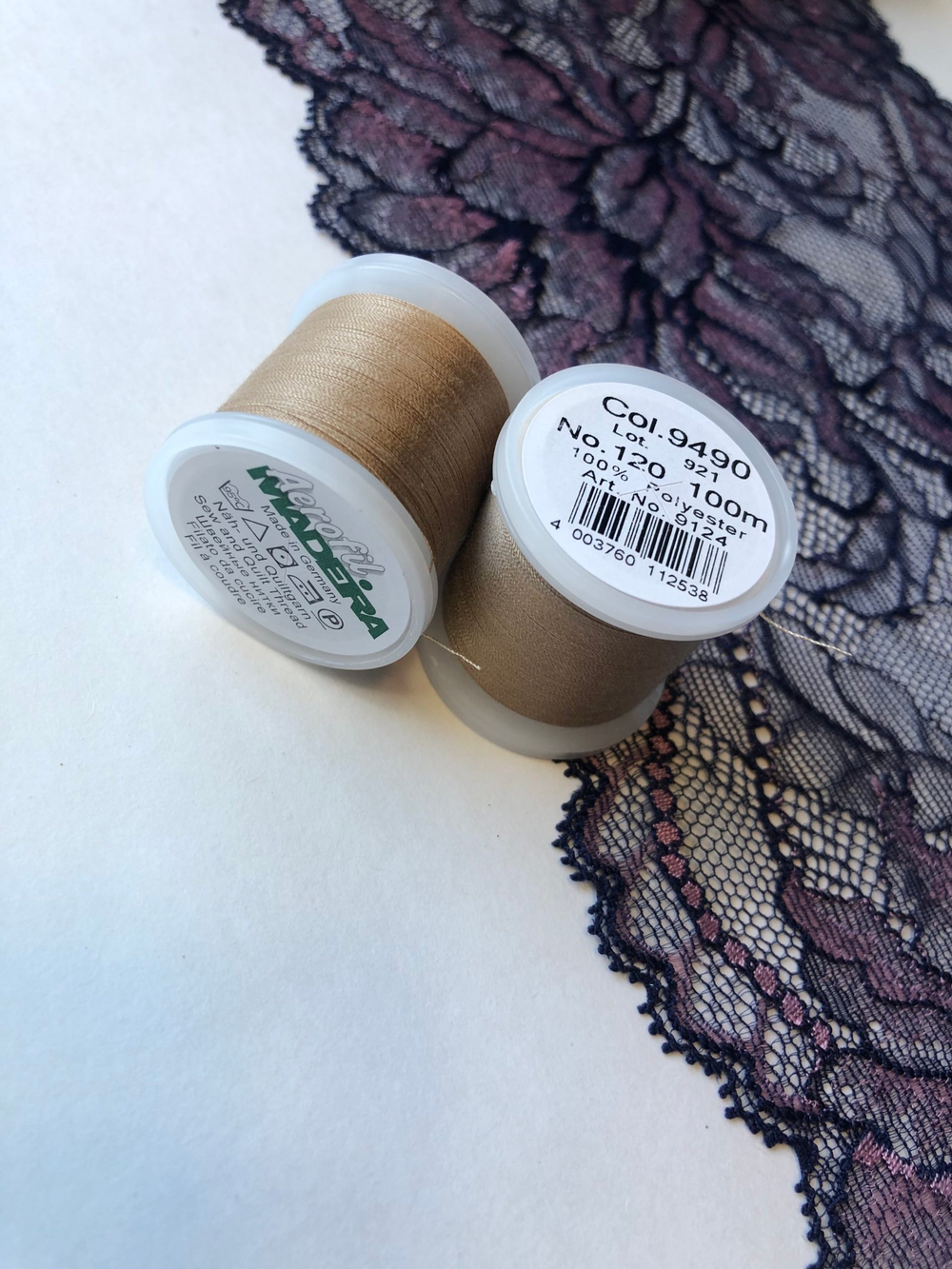 Нитки швейные Madeira aerofil №120 Col. 9490 загорелый телесный (100, 400, 1000, 2500 м)