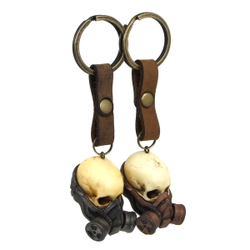 Брелок Череп в химзащите (142)