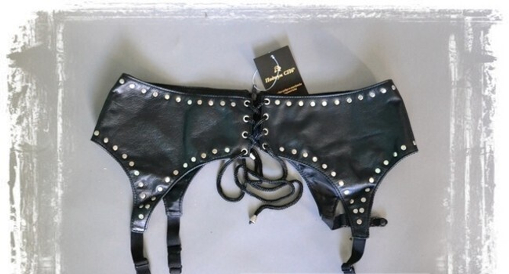 Пояс женский для чулок с заклепками (Цвет: черный)