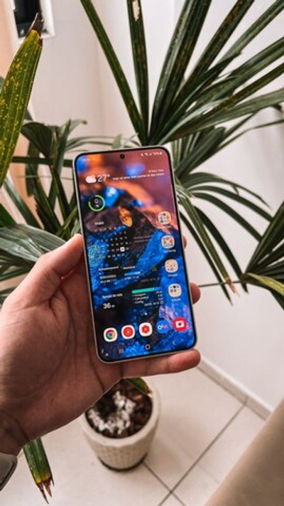 Смартфон Samsung Galaxy S24