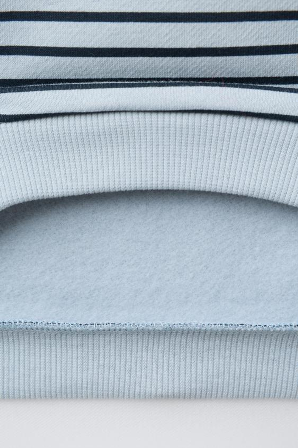 ZARA КОМПЛЕКТ ИЗ ТОЛСТОВКИ И БРЮК-ДЖОГГЕРОВ В ПОЛОСКУ, ВЫЦВЕТШИЙ СИНИЙ