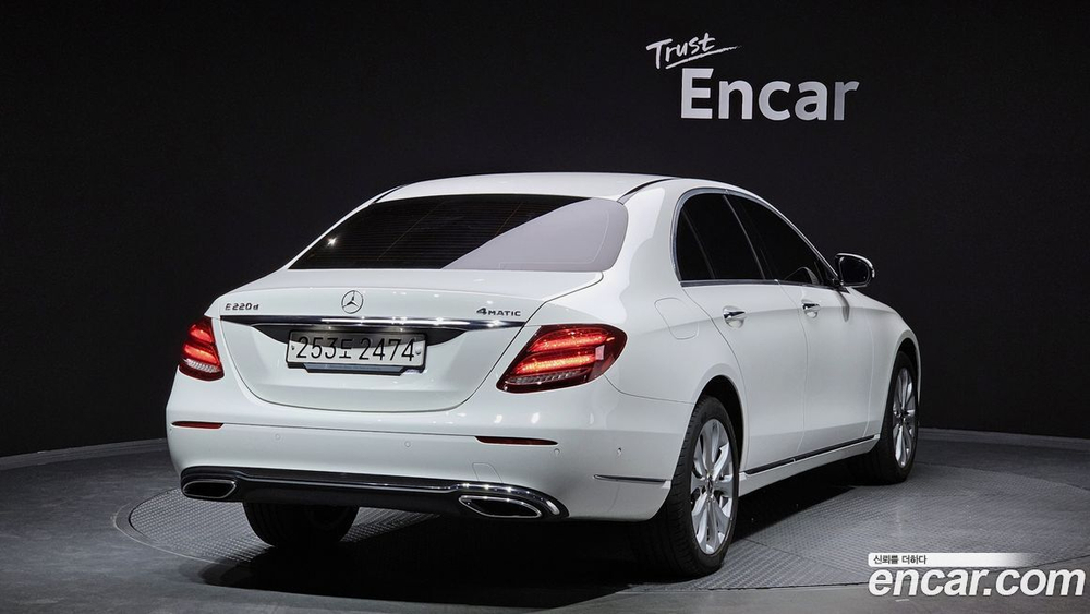 Mercedes-Benz E-Class W213 E220d 4MATIC Exclusive (10.2019)