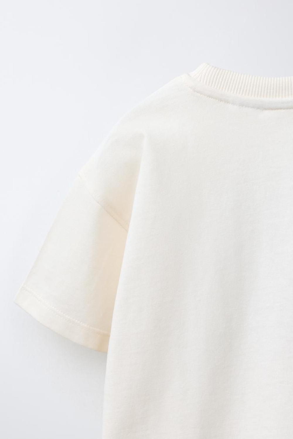 ZARA ФУТБОЛКА С АНИМАЛИСТИЧЕСКИМ ПРИНТОМ, ЭКРЮ