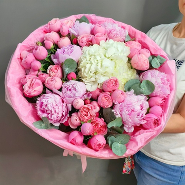 Авторский букет с пионами