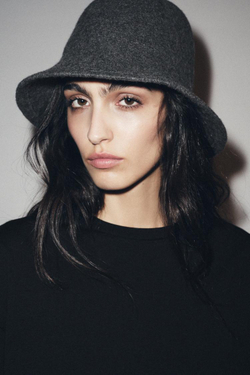 ZARA ГЛАДКАЯ ШАПКА ИЗ ШЕРСТИ, СЕРЫЙ