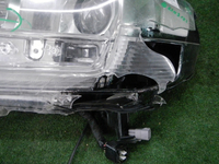 Битая Фара левая Toyota Land Cruiser 200 (2015-2021) LED