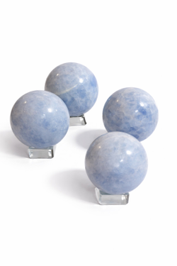 Шар из голубого кальцита