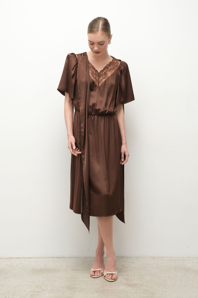 Платье ретро с кружевом