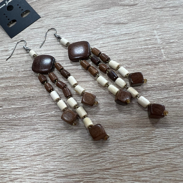 Серьги Ромб с кубиками, дерево, цвет молочный, коричневый, 19x85 мм