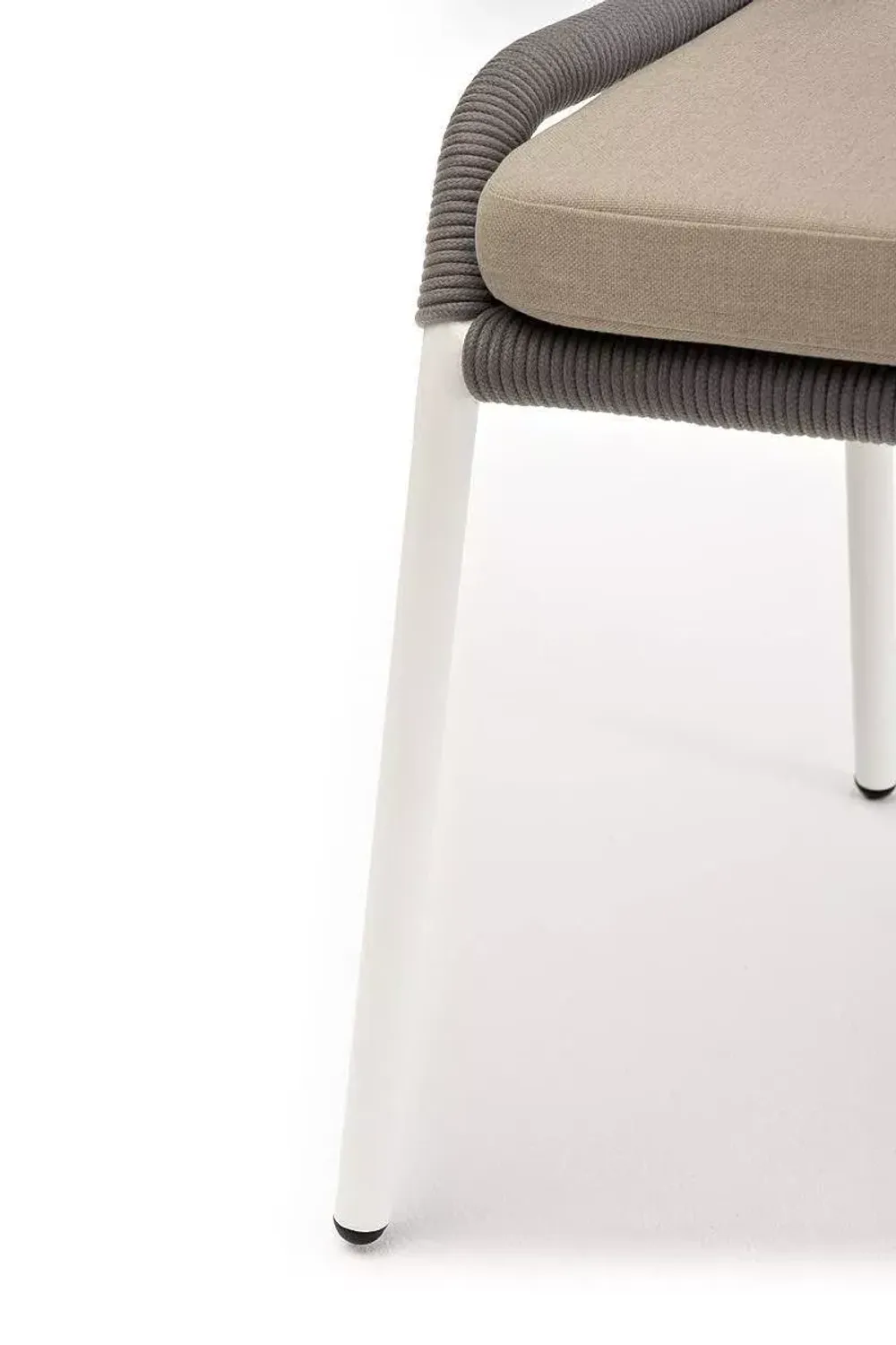 "Милан" стул плетеный из роупа, каркас алюминий белый шагрень, роуп светло-серый круглый, ткань бежевая