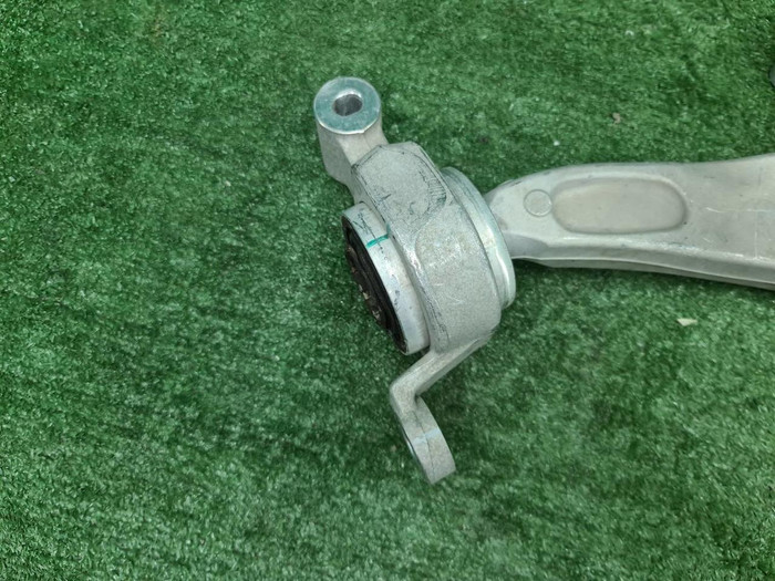 Рычаг передний правый Lixiang L9 (2022-н.в.)