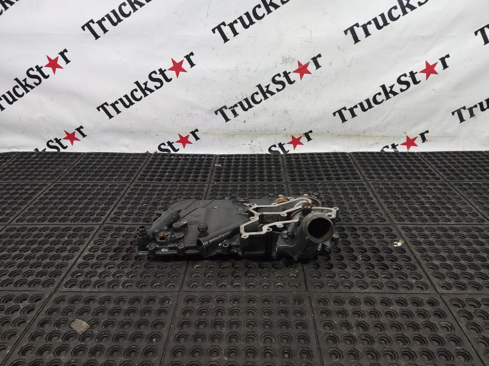 Крышка масляного радиатора в сборе 2017г