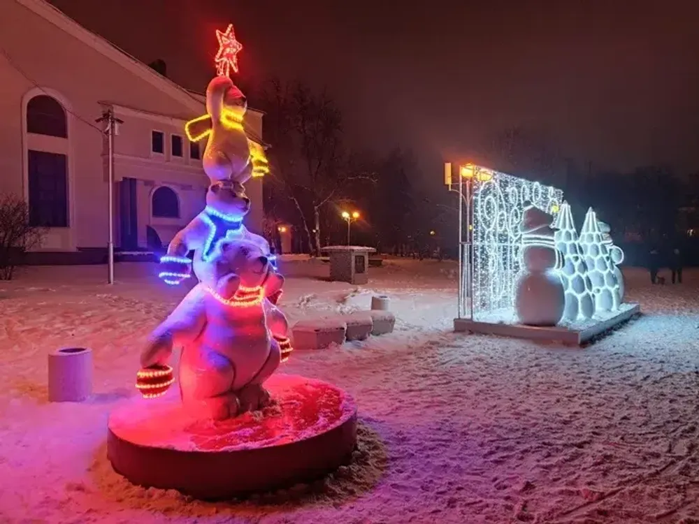 уличные фигуры с подсветкой "Елка из медведей"