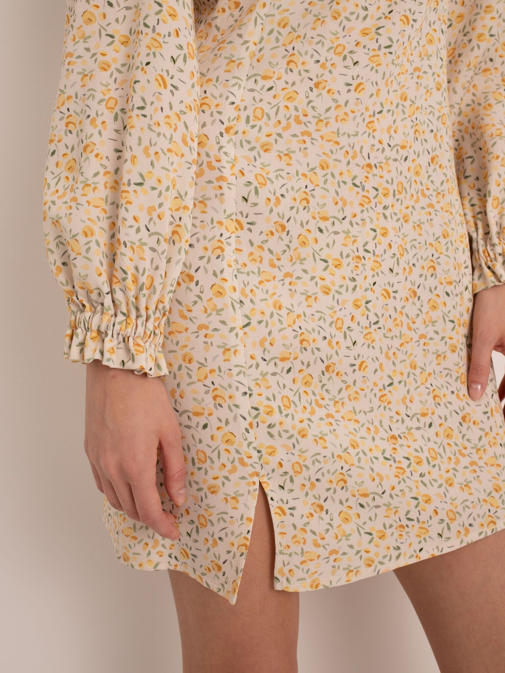 Платье "Моника" (44 / Бежевый / Вискоза 100%)