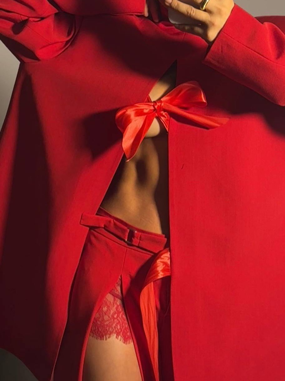 Брюки Моне, Красный