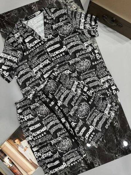 Прогулочный костюм Balenciaga