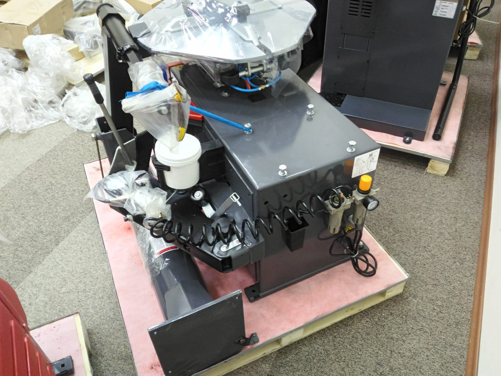 TC24 Шиномонтажный полуавтоматический станок 220В