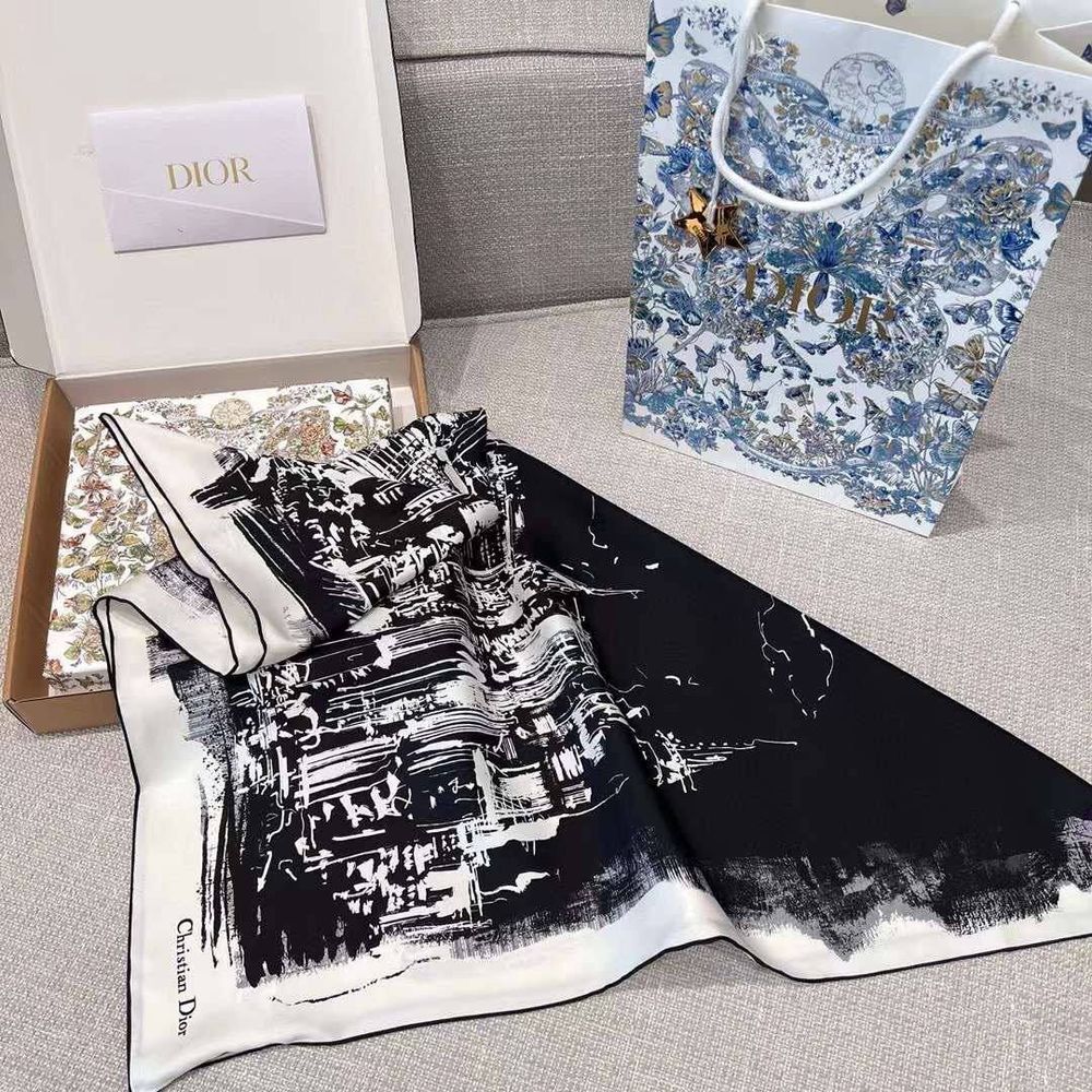 Свитер Dior