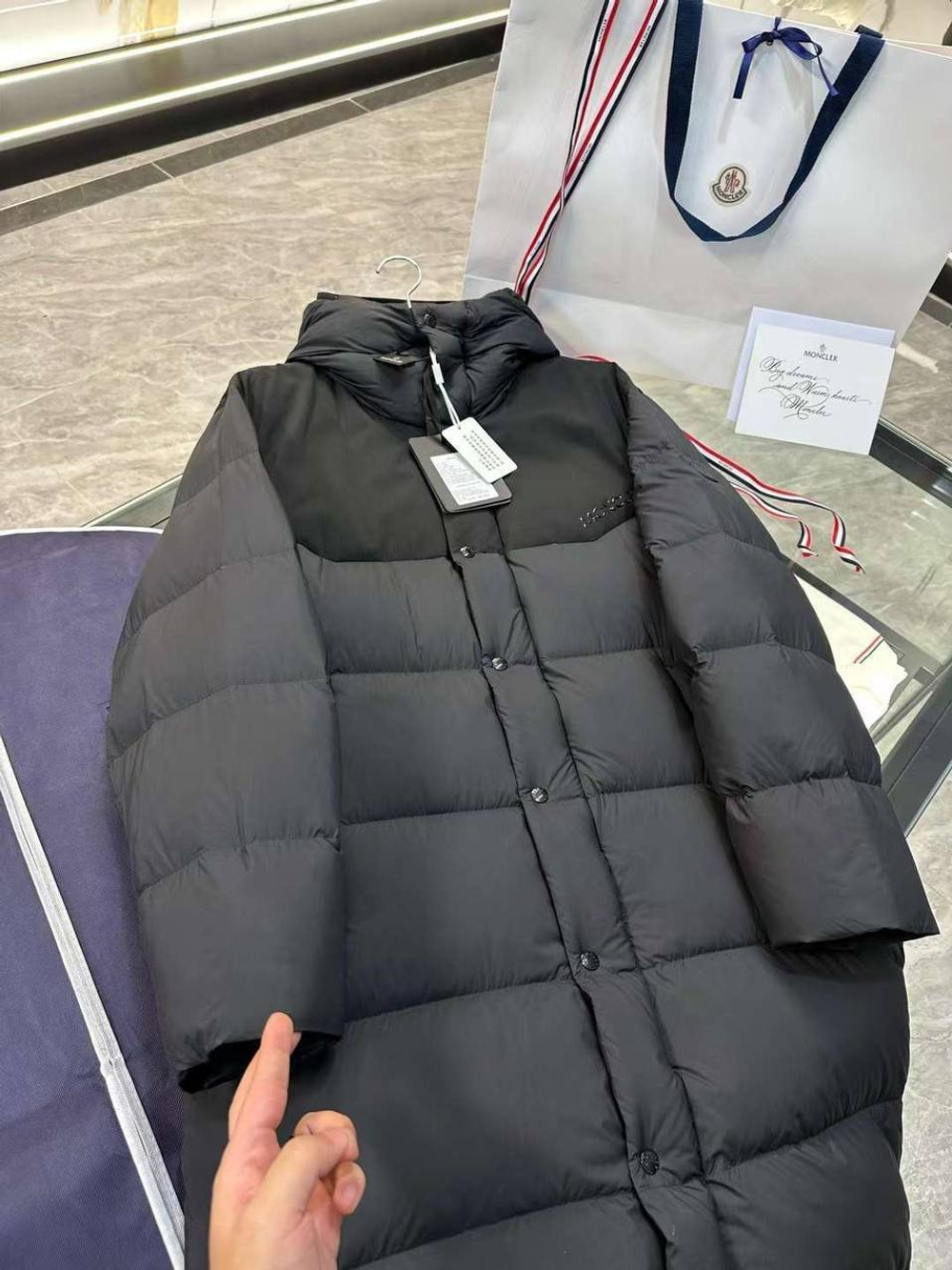 Пуховик Moncler