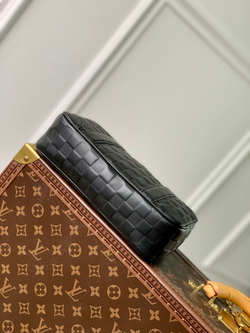 Louis Vuitton Pochette Kasai