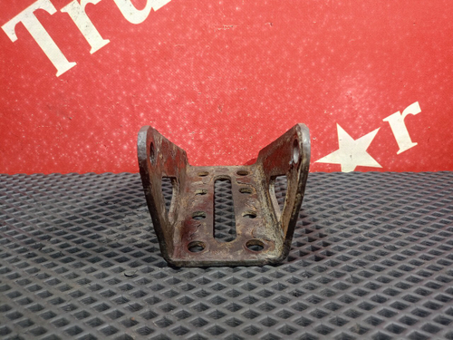 Кронштейн амортизатора заднего