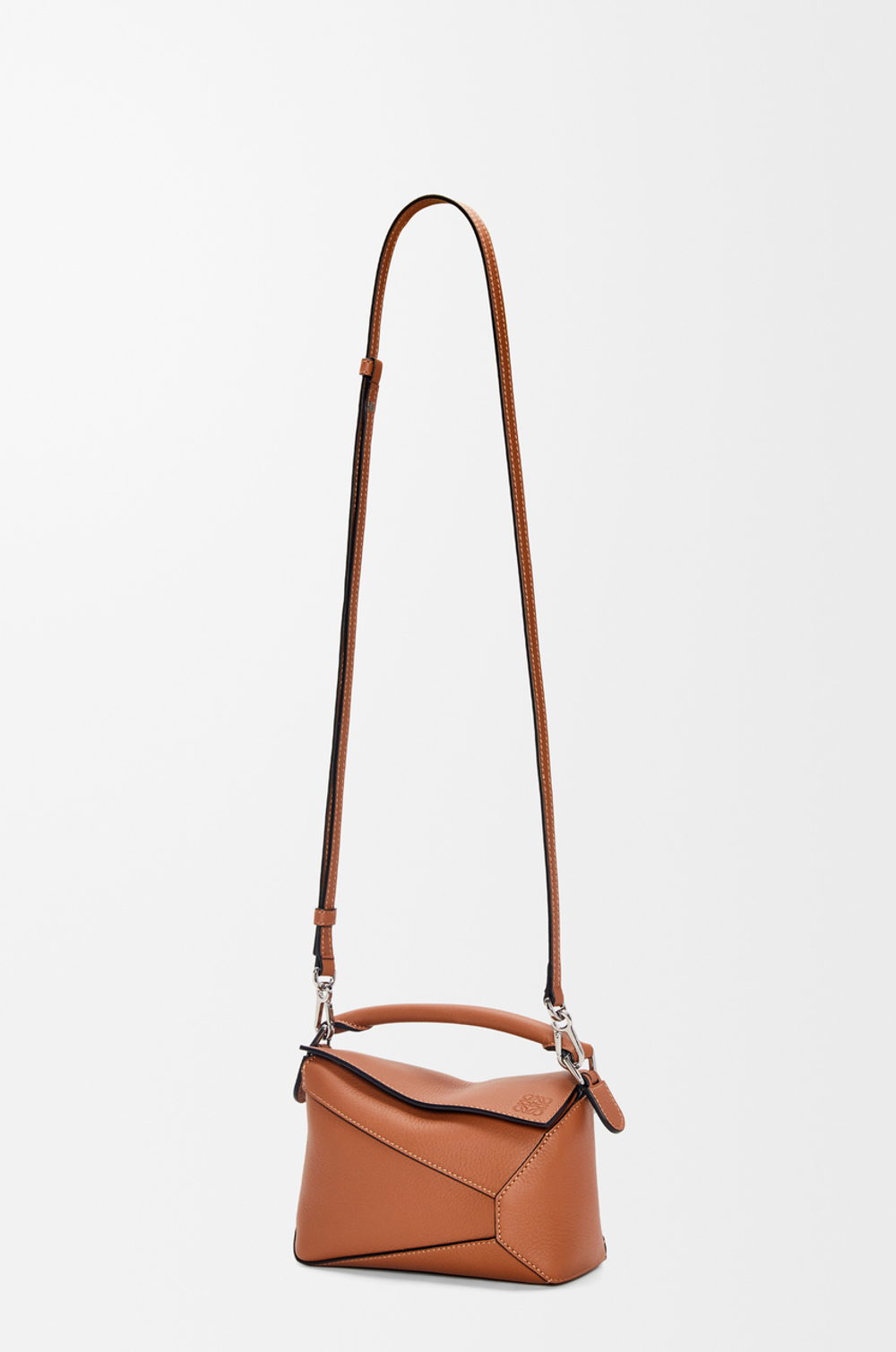 Loewe Мини-сумка Puzzle Edge из классической телячьей кожи, коричневый