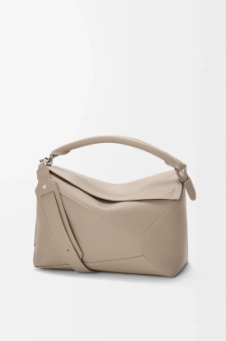 Loewe Сумка среднего размера Puzzle Edge из мягкой зернистой телячьей кожи, цвет глины