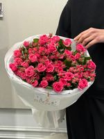 Букет моно из кустовых роз 9 шт