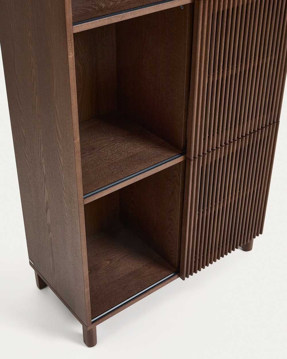 Стеллаж Beyla из ясеня с отделкой под орех