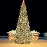 Светодинамическая елка каркасная - встроенная гирлянда: теплый свет - "Уральская" 6 м