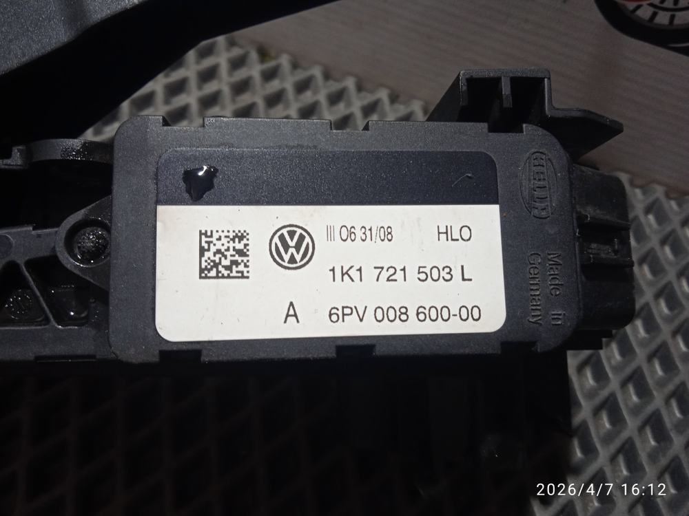 Педаль газа (электронная) Шкода Октавия А5 1.4 BUD Б/У