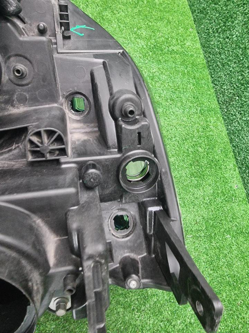 Фара правая Nissan X-Trail 2 Т31 (10-15) ксенон